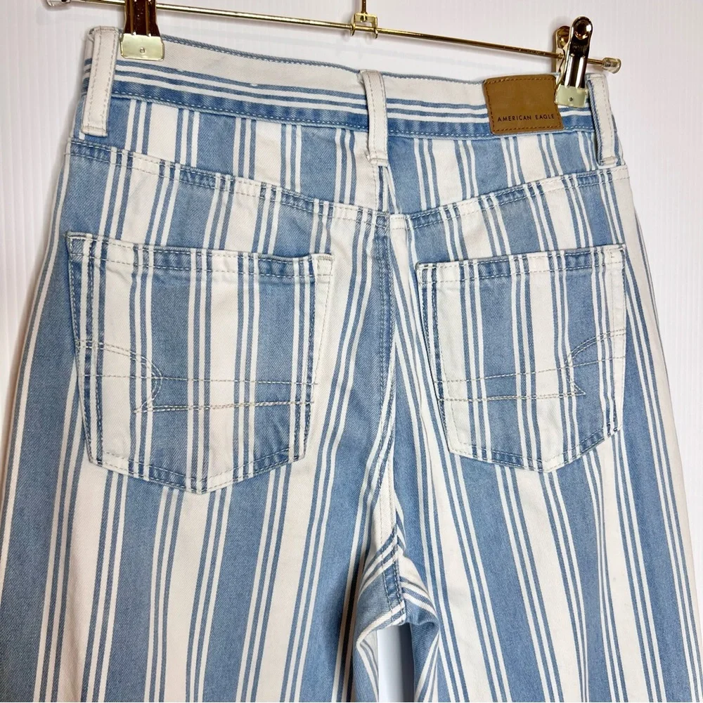 AMERICAN EAGLE Striped High‎ Rise Mom Jean. Size 0